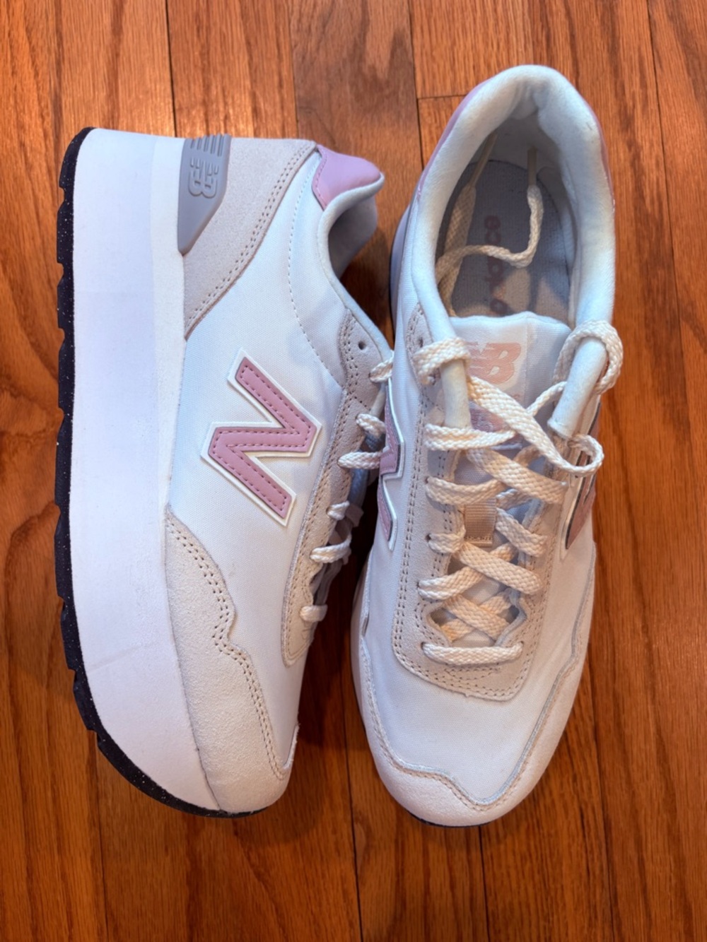 NWOT New Balance Platform Sneakers